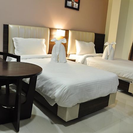 Royal Inn Khandwa Extérieur photo
