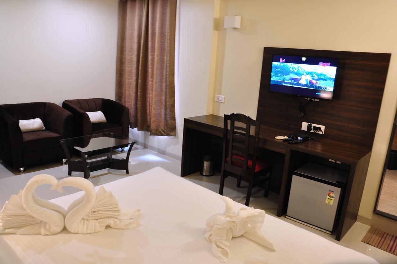 Royal Inn Khandwa Extérieur photo