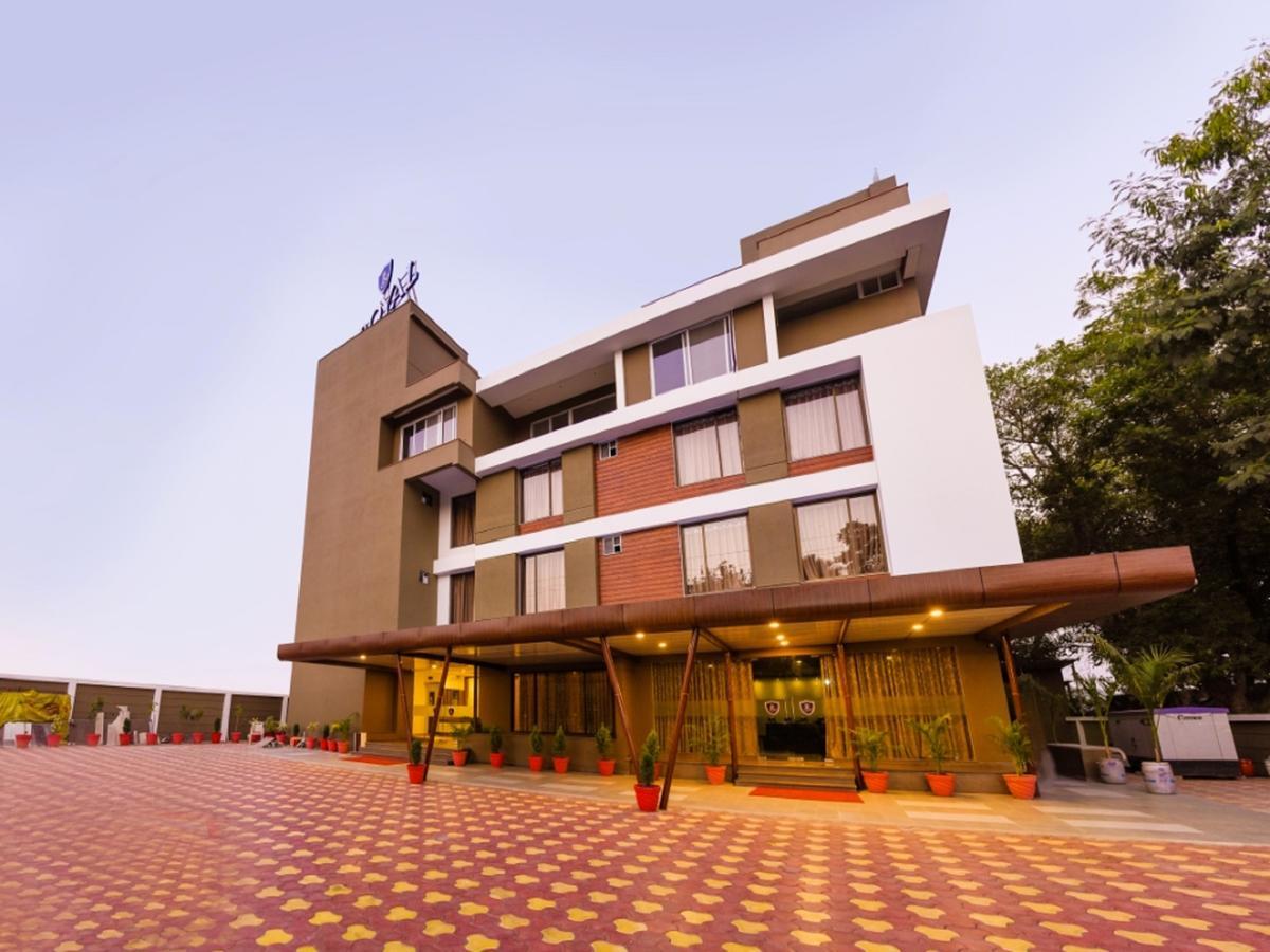 Royal Inn Khandwa Extérieur photo