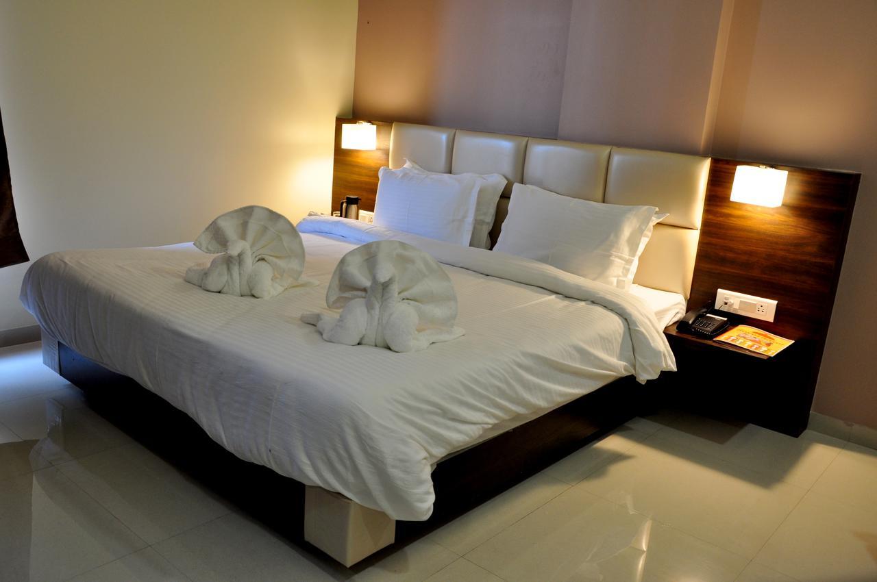 Royal Inn Khandwa Extérieur photo