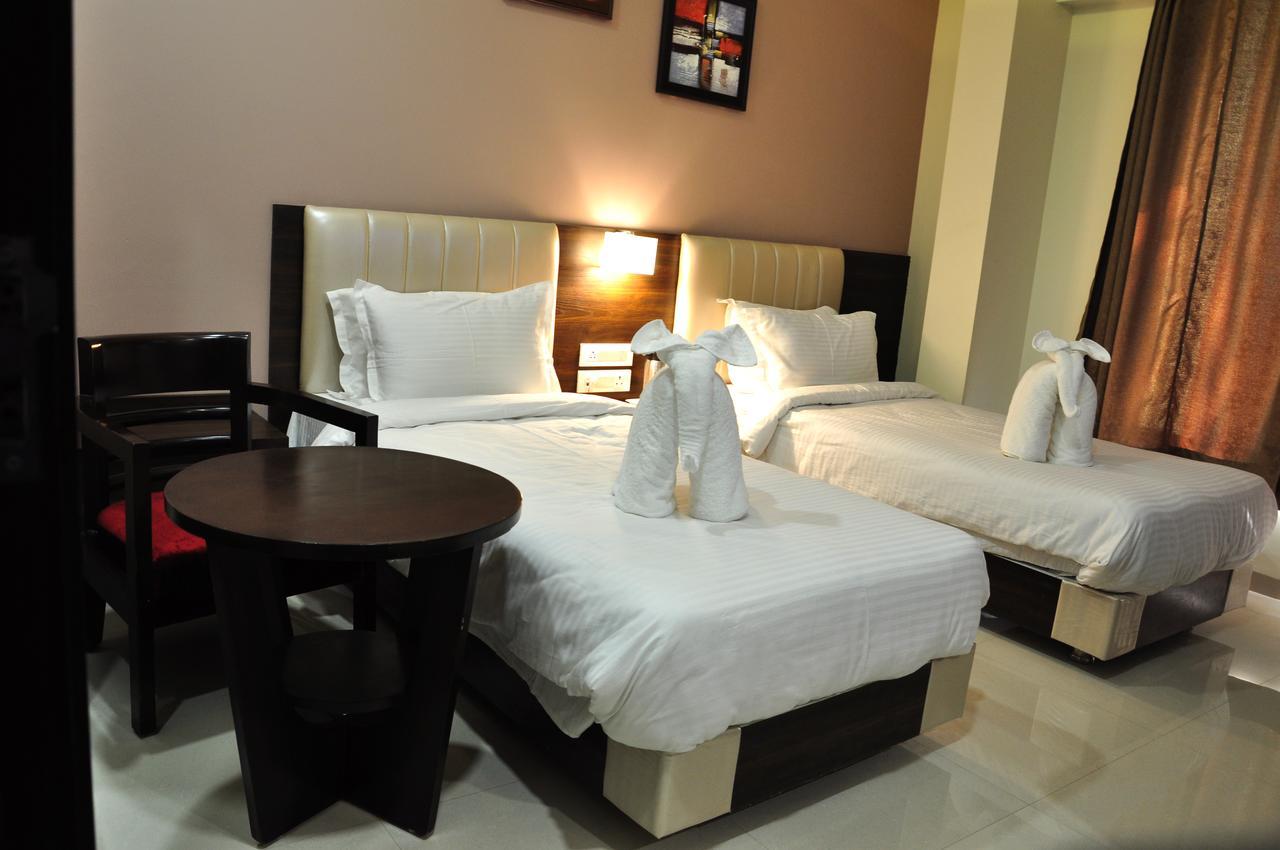 Royal Inn Khandwa Extérieur photo