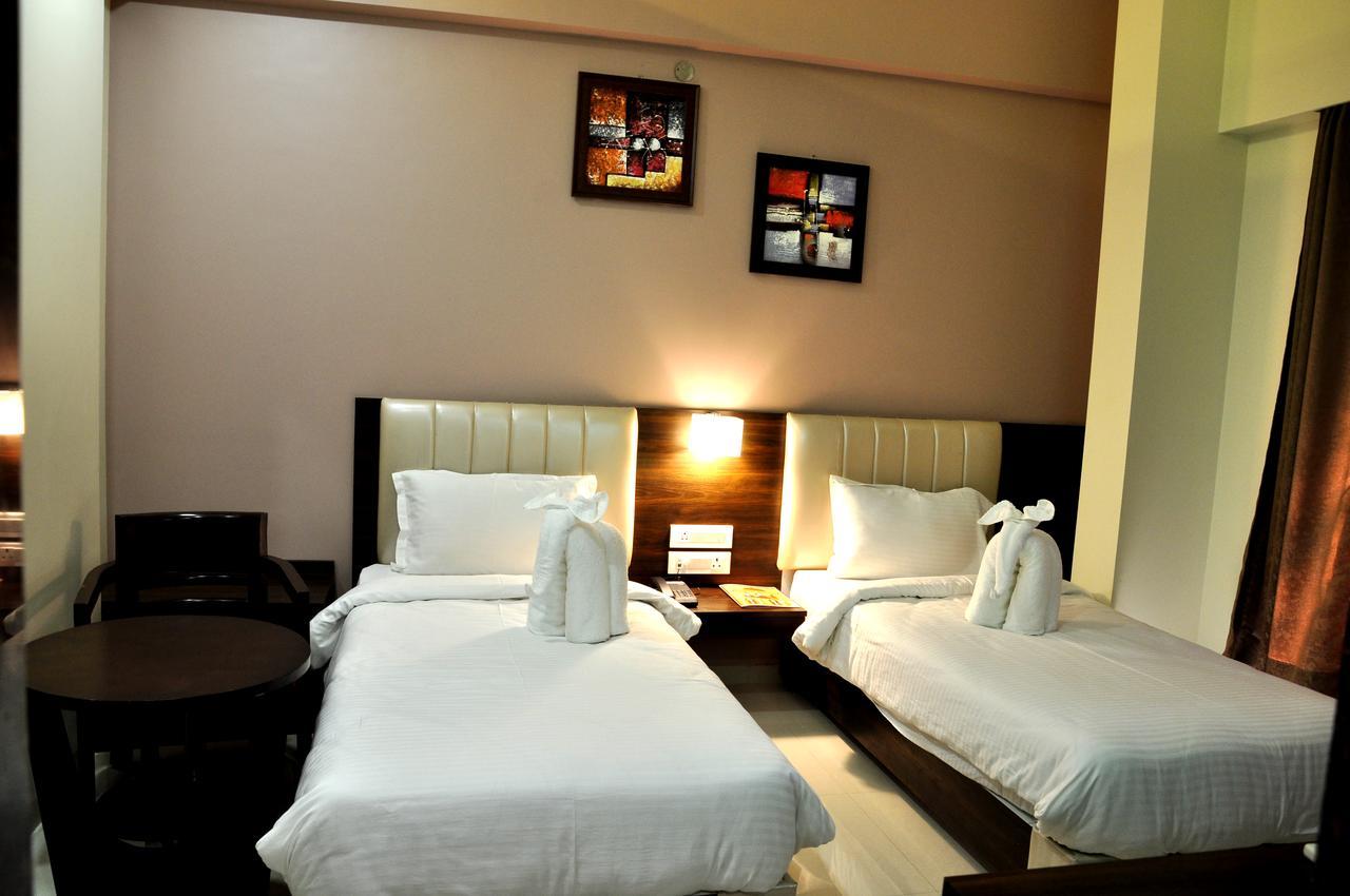 Royal Inn Khandwa Extérieur photo